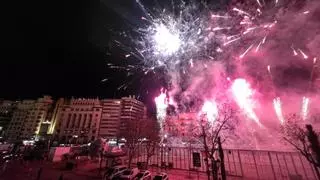 Fallas 2026: Castillo desde la plaza del Ayuntamiento de València