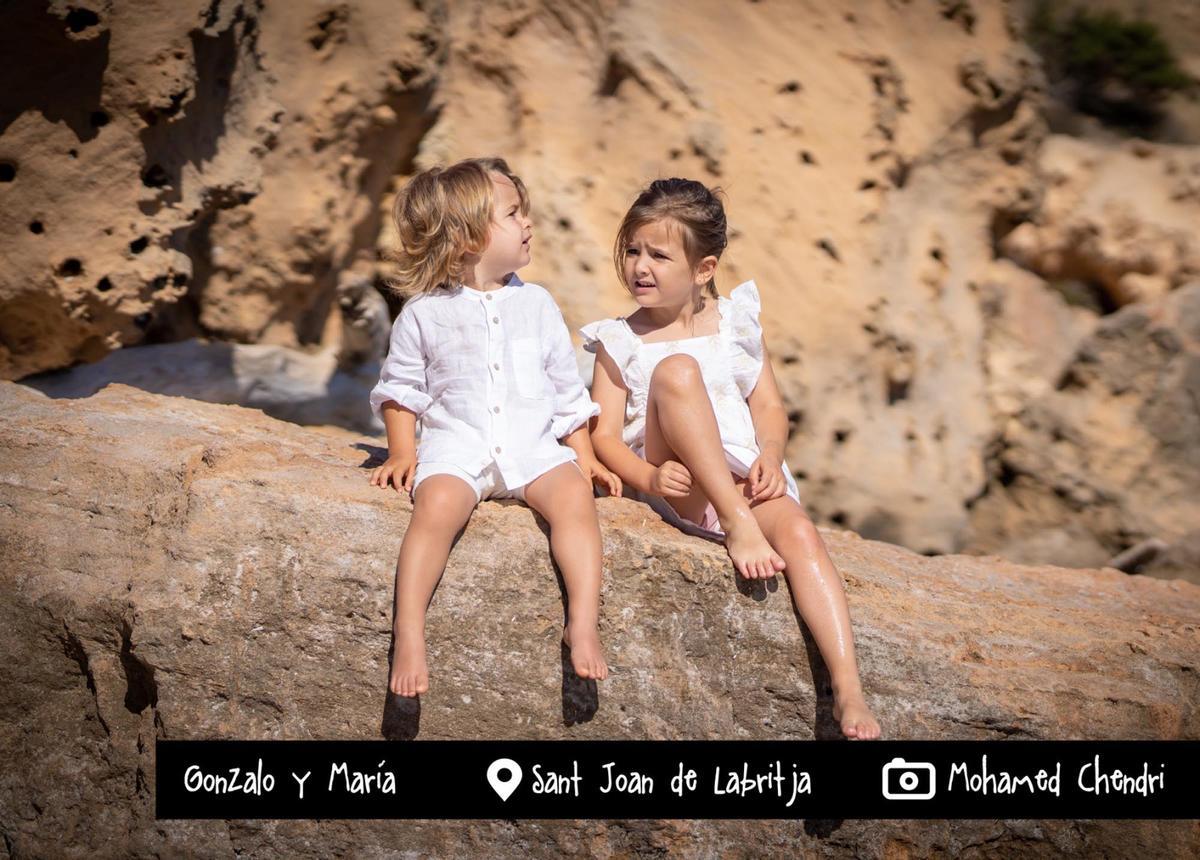 Un calendario benéfico de Ibiza para rendir homenaje a los hermanos de los niños con diversidad funcional