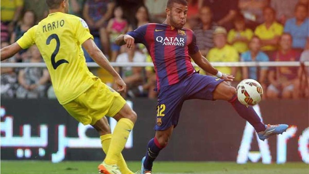 Rafinha Alcántara y Mario Gaspar durante el Villarreal-Barça de la Liga 2014-15