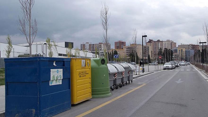 Un dels contenidors que el consistori va haver de substituir.