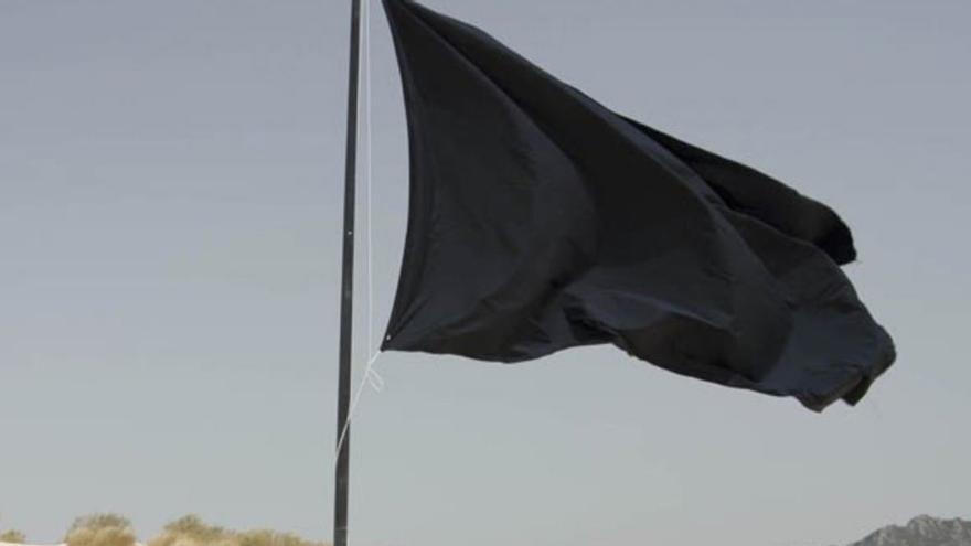 Canarias registra cuatro playas con &#039;bandera negra&#039; de Ecologistas en Acción