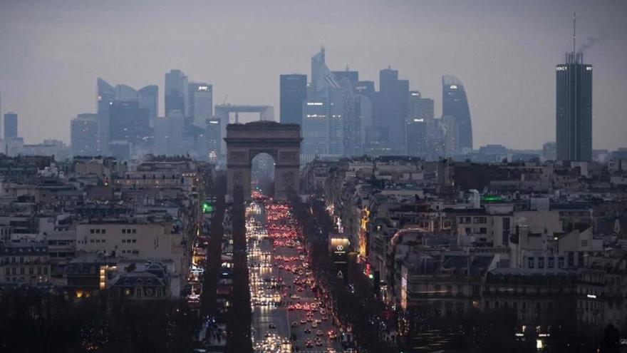 Francia aumentará las primas para cambiar a coches menos contaminantes