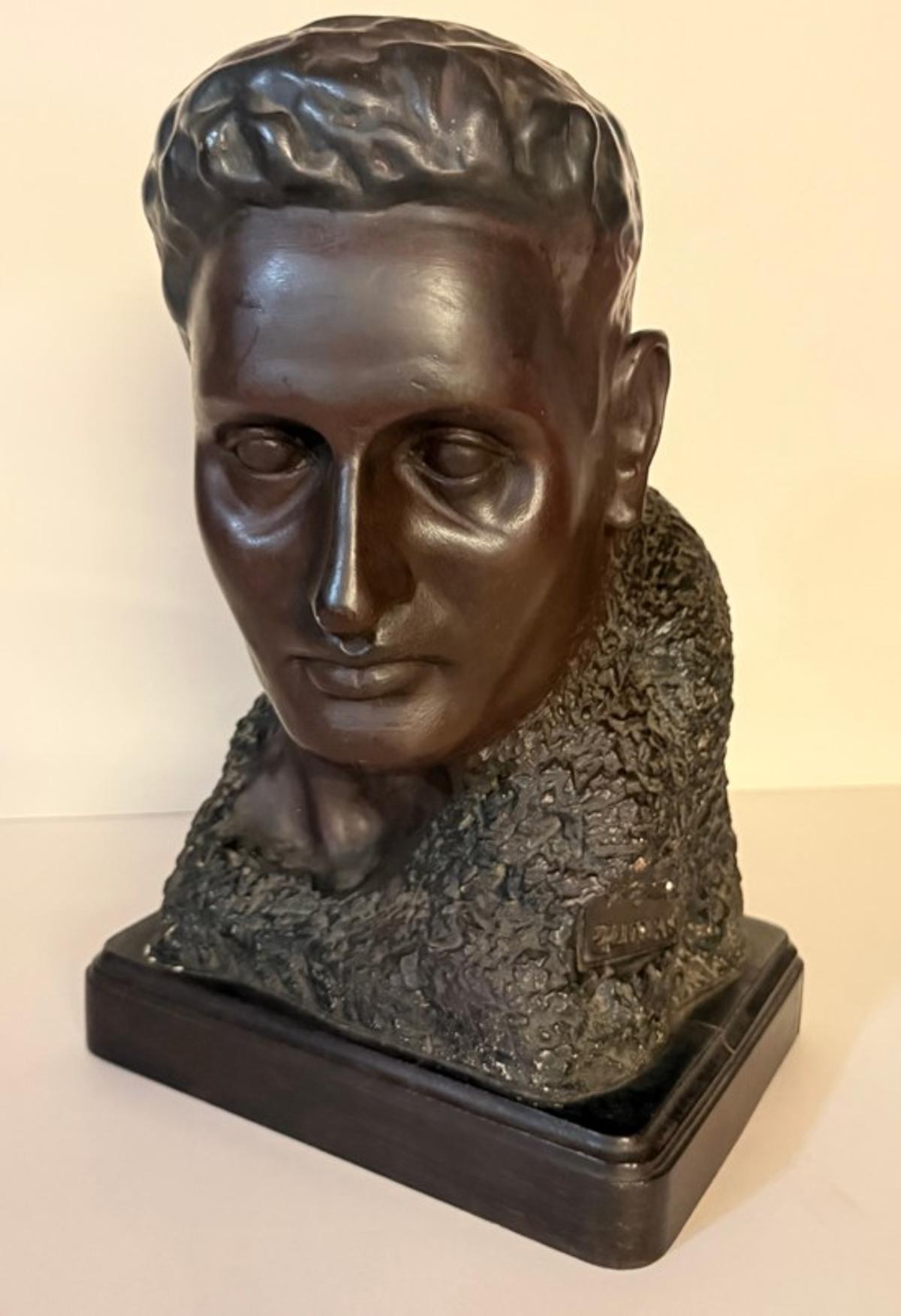 Obra del escultor Manuel Menéndez Suárez "Leuman" adquirida por el Ayuntamiento de Gijón.