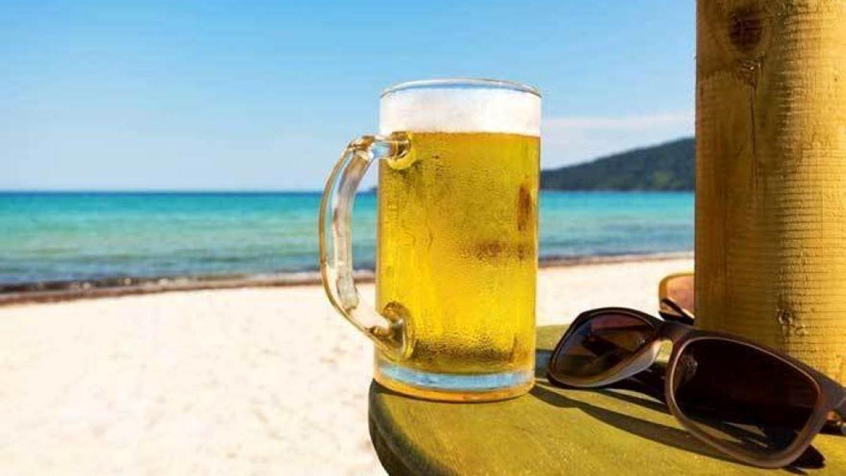 Pla detall d'un xiringuito.