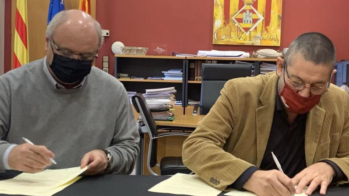 Signatura del conveni a Castelló d’Empúries. | DDG