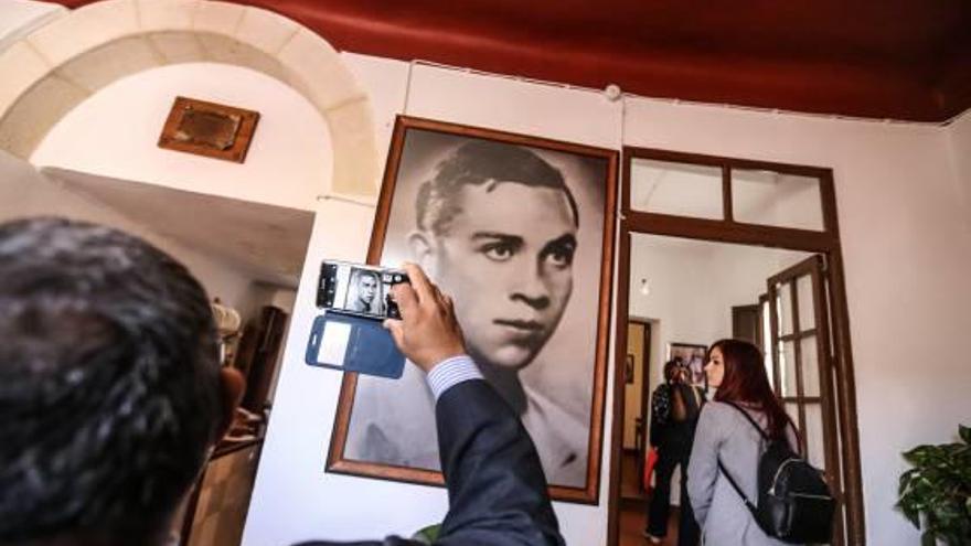 La figura del poeta Miguel Hernández es una de las grandes bazas de Orihuela para ser ciudad literaria.