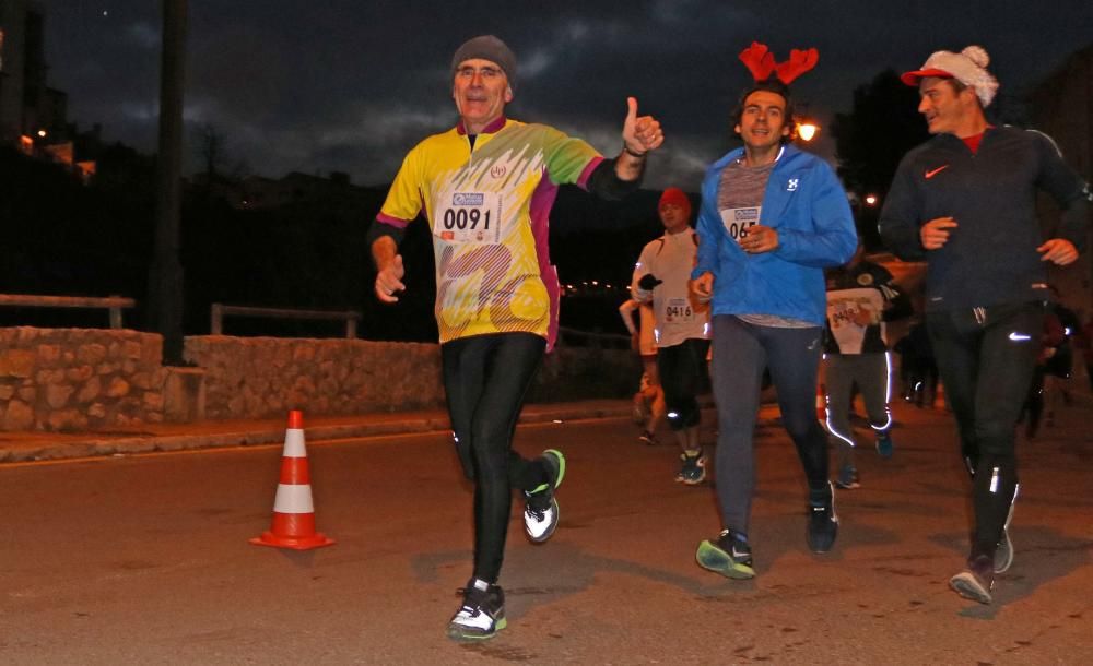 Más de 600 personas participan en la San Silvestre