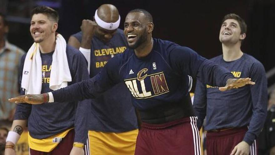 Los Cavaliers alcanzan las finales de la NBA ante los Hawks (118-88)