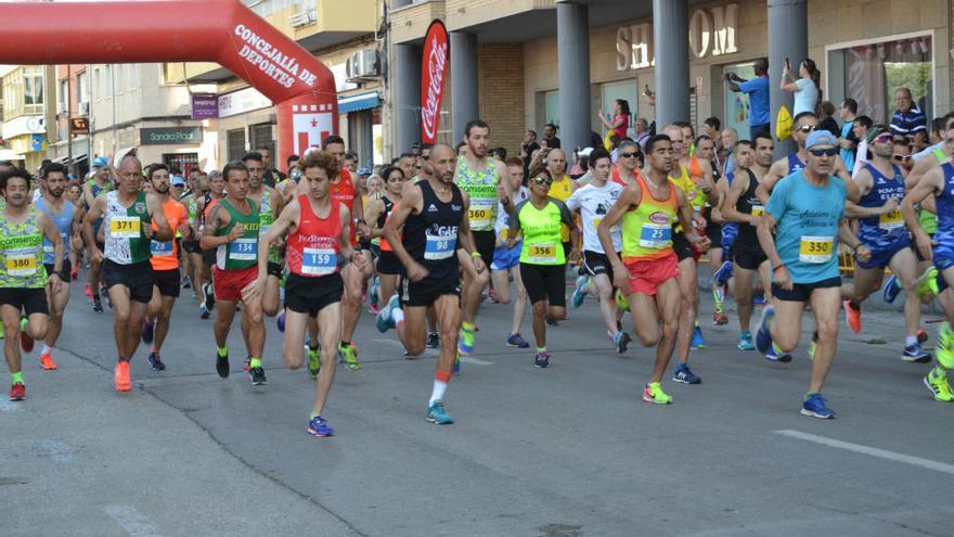 Imagen de la salida del Ciudad de Elda de atletismo.