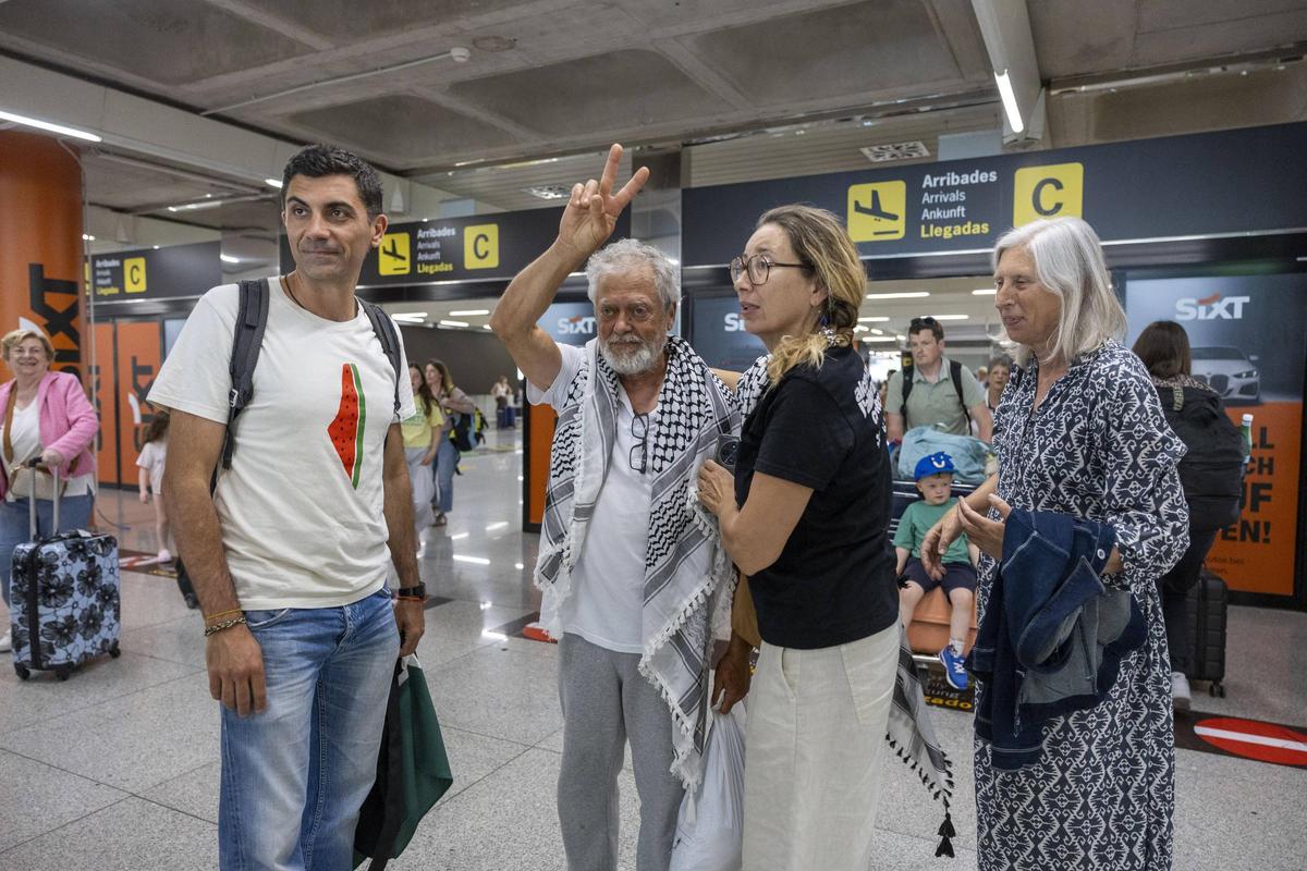 FOTOS | El mallorquín de la flotilla a Gaza denuncia agresiones y torturas al regresar a Palma