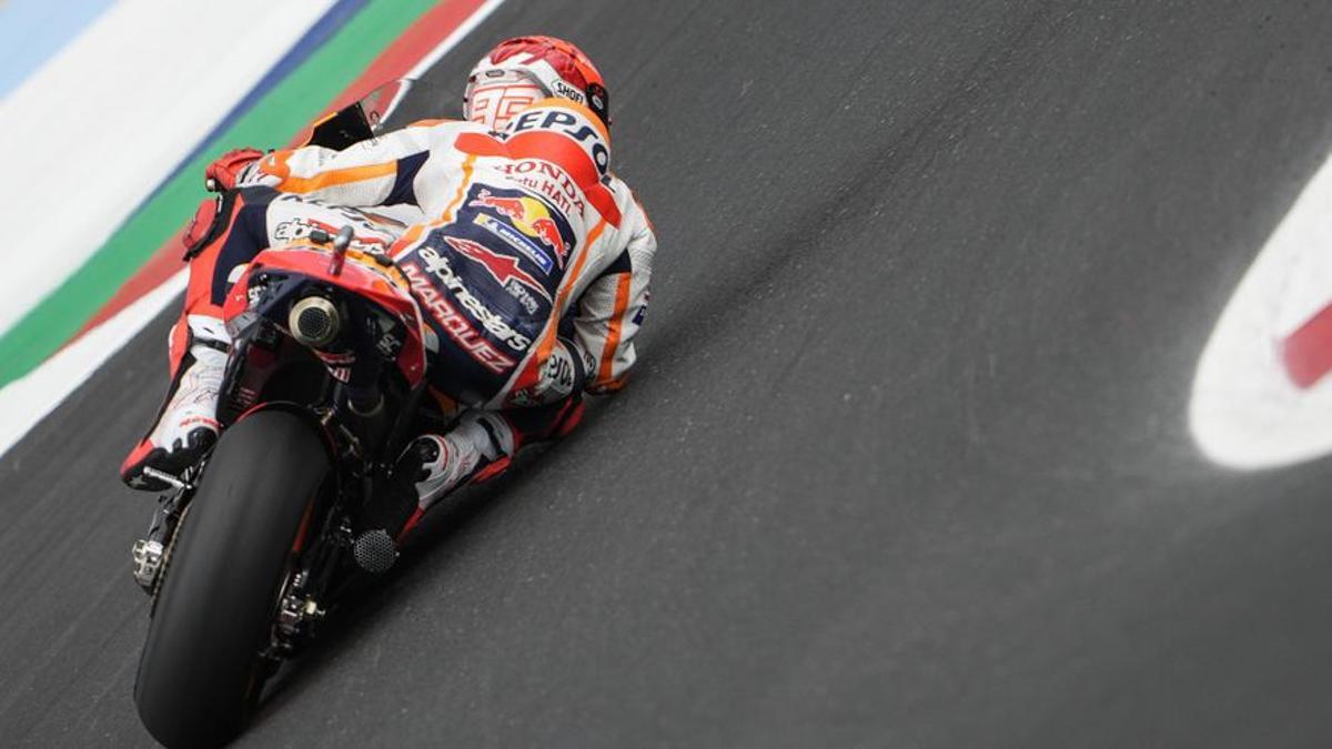 Marc Márquez (Honda), hoy, trazando una de las curvas de Misano.