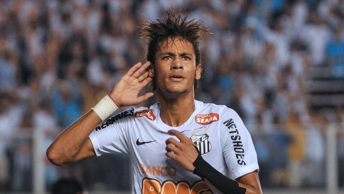 Neymar, celebrando un gol con el Santos en 2011