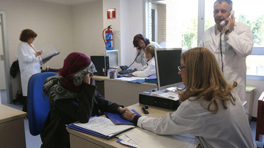 La unidad de Trabajo Social siempre es un hervidero de trámites y atenciones.