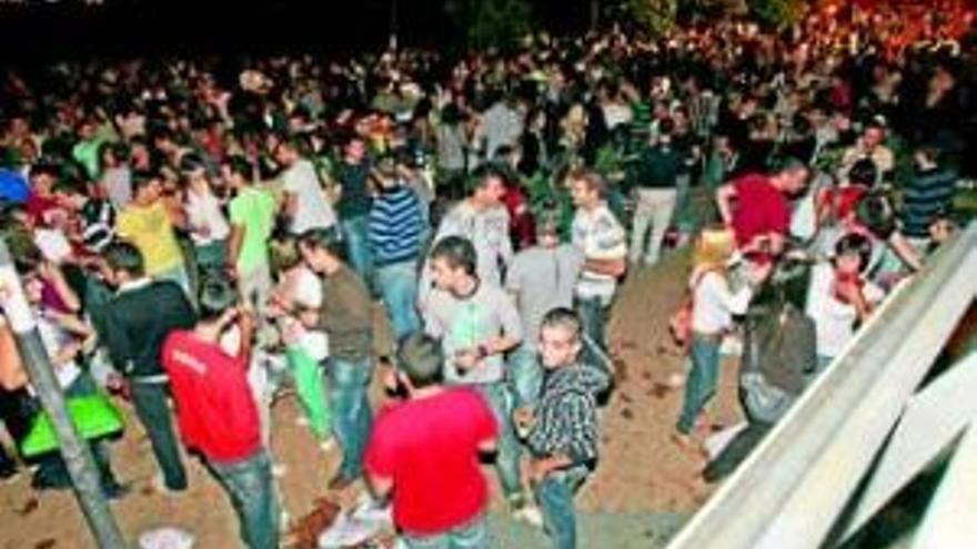 Los socialistas demandan que se vigilen máslos ´botellones´