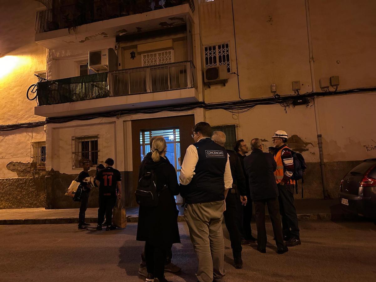 Una imagen de una de las escaleras desalojadas la pasada noche en Elche