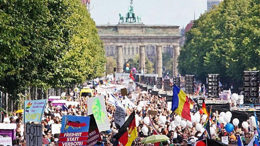 Imagen de la marcha ante la puerta de Brandeburgo.