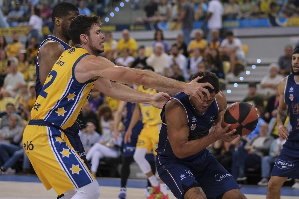 Partido entre el Gran CAnaria y el Valencia Basket