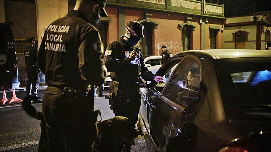 Agentes de la Policía Local chicharrera.