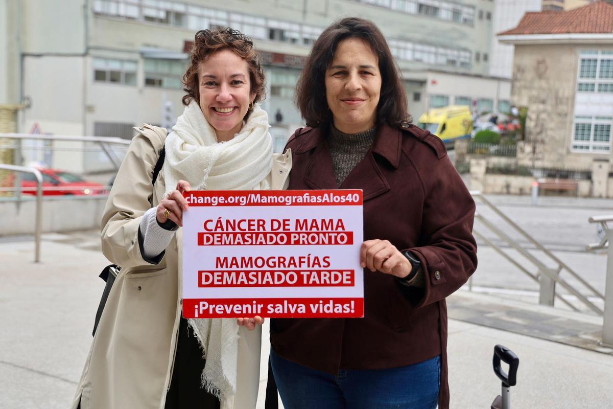 Laura Fontano y María Varela en la Intermodal de Santiago antes de partir en tren hacia Madrid, donde mañana la compostelana será recibida en Sanidad.