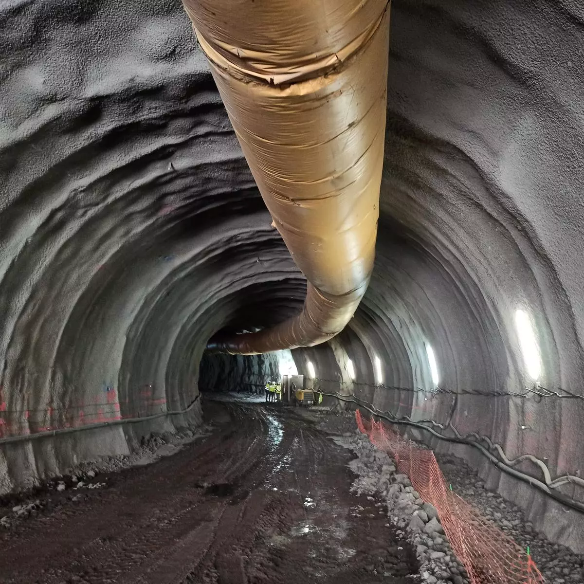 Salto de Chira perfora los primeros 615 metros del túnel de acceso a la caverna