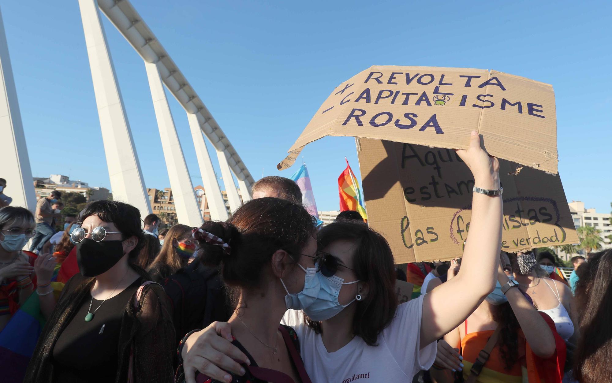 El dia del Orgullo LGTBI+ en València, fue una fiesta