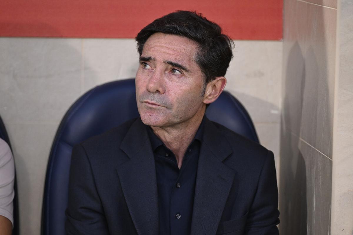 Marcelino García Toral vive su último partido en el banquillo de La Cerámica. Marcelino García Toral vive su último partido en el banquillo de La Cerámica.