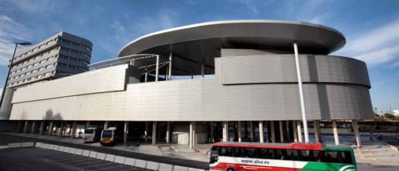 Una vista general de la estación de autobuses de Benidorm, que desde el año 2003 ha vivido diferentes capítulos en los tribunales.