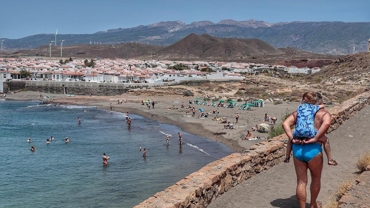 Panorámica de una de las playas de Arico, municipio que carece de servicio de socorrismo en sus zonas de baño.
