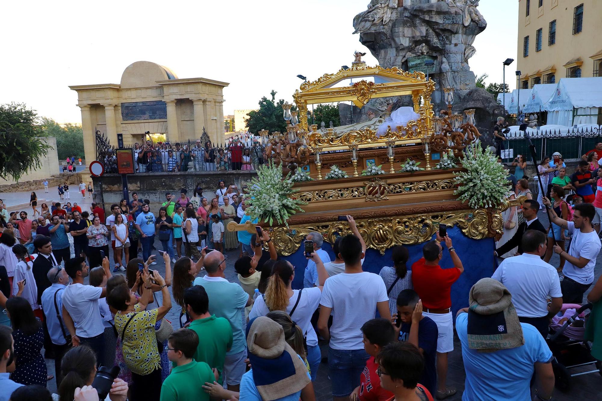 La Virgen del Tránsito llega a la Catedral en su esperada procesión