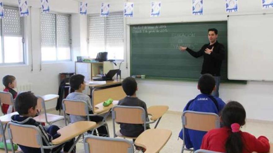 Un nuevo colegio por Reyes