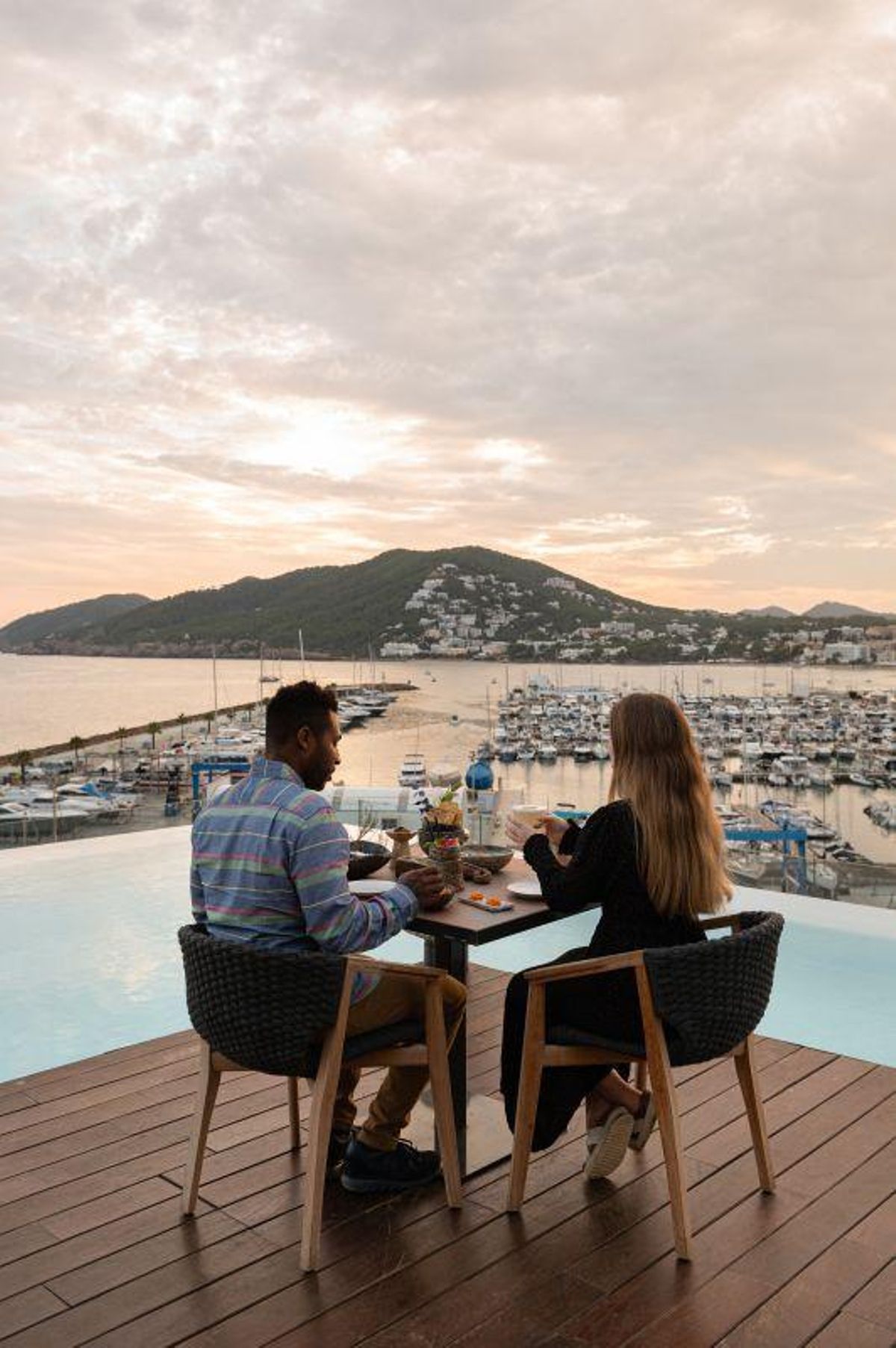 Las vistas son espectaculares desde Maymanta Ibiza, situado en el ‘rooftop’ de Aguas de Ibiza Grand Luxe Hotel.