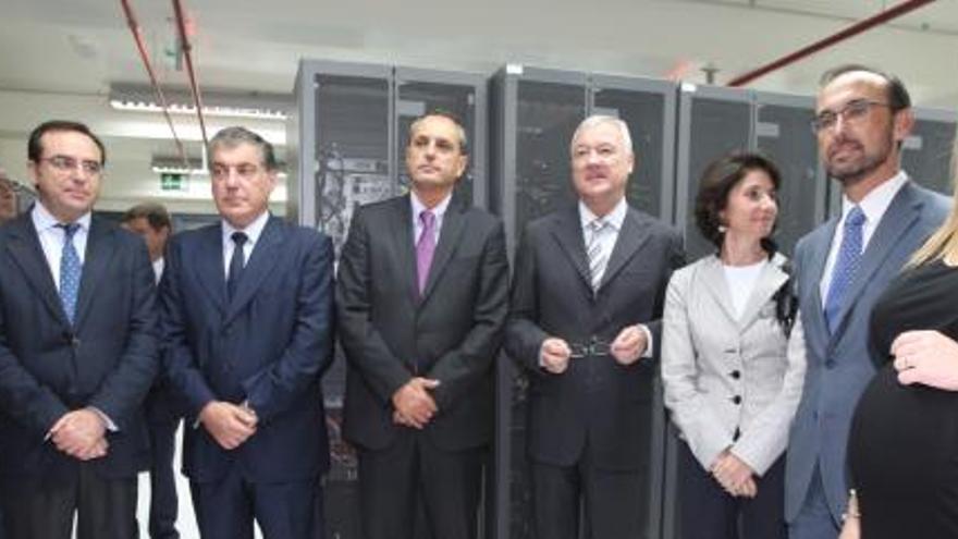 Fernando Berberena, Félix Faura, Francisco Vidal (director del Parque Científico en el que se ubica el Centro de Supercomputación), José Antonio de Paz, Ramón Luis Valcárcel, Inmaculada García, Salvador Marín y María Eugenia Requena