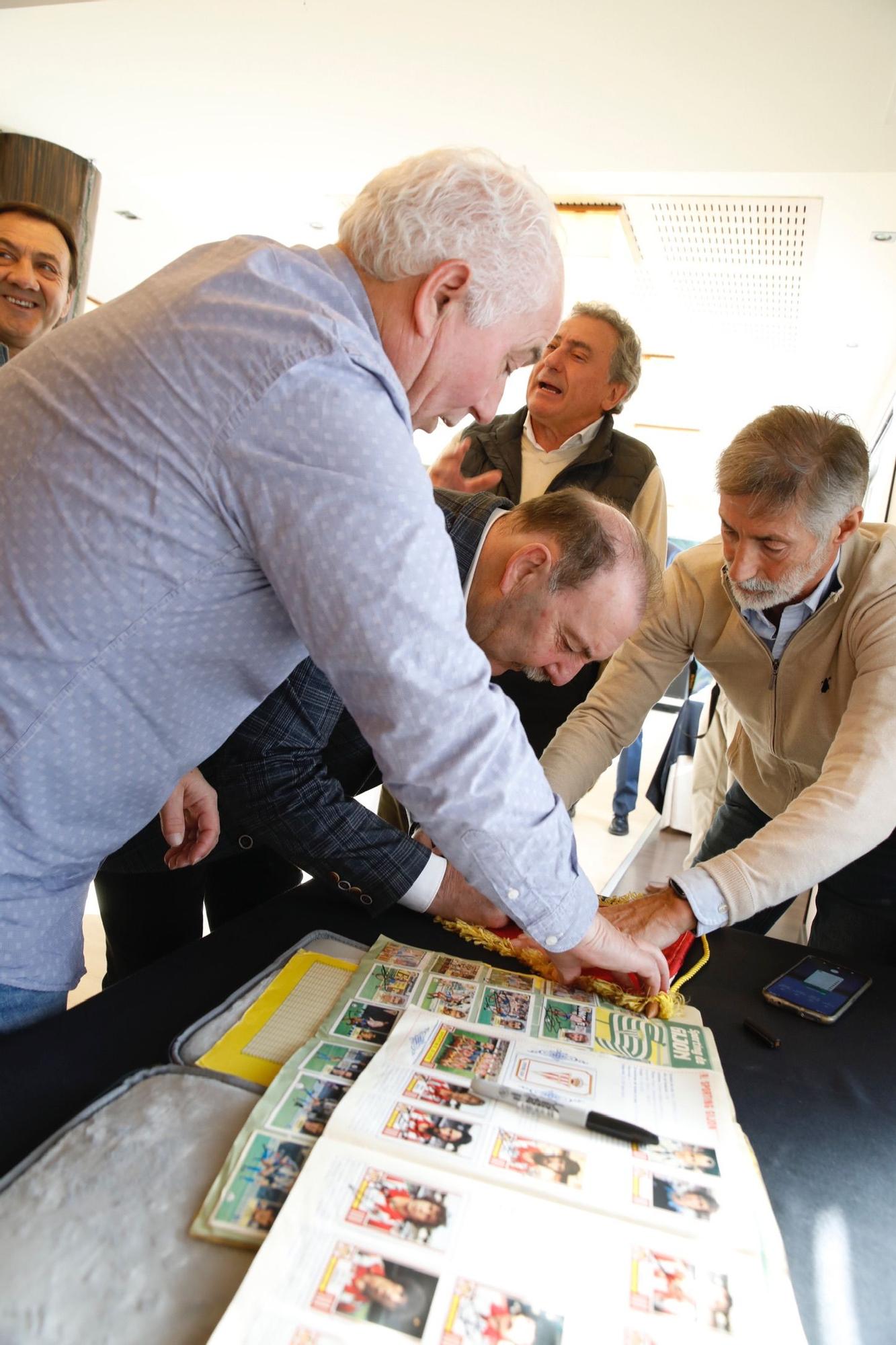 EN IMÁGENES: Abelardo recibe la insignia de oro de los veteranos del Sporting