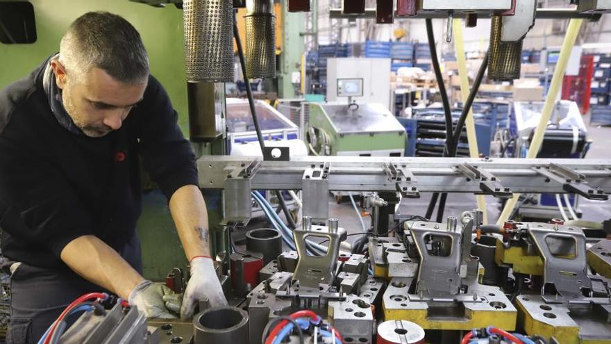 Trabajador del sector auxiliar del automóvil.