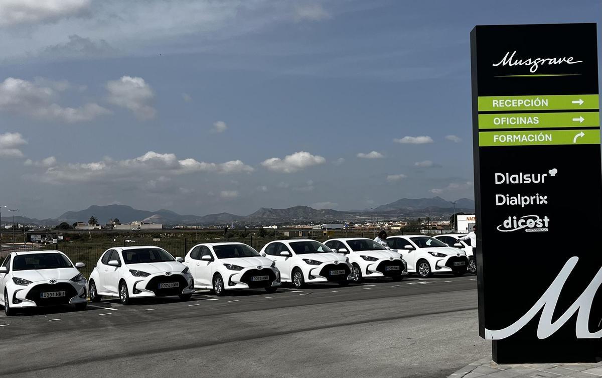 La nueva flota Toyota de MUSGRAVE combina vehículos comerciales, modelos híbridos con etiqueta ECO y unidades 100% eléctricas.