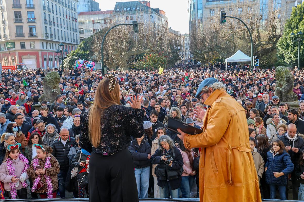 Las fotos de las campanadas anticipadas en Vilagarcía 2025 Las fotos de las campanadas anticipadas en Vilagarcía 2025