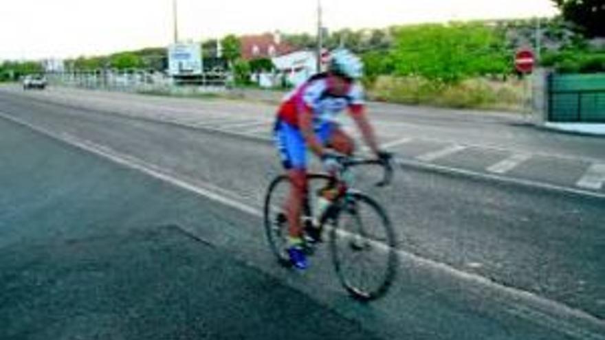 Un ciclista pacense muere atropellado por un camión en Elvas