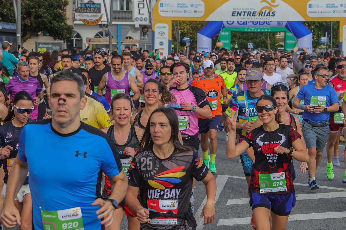Multitudinaria media maratón entre O Grove y Sanxenxo Multitudinaria media maratón entre O Grove y Sanxenxo
