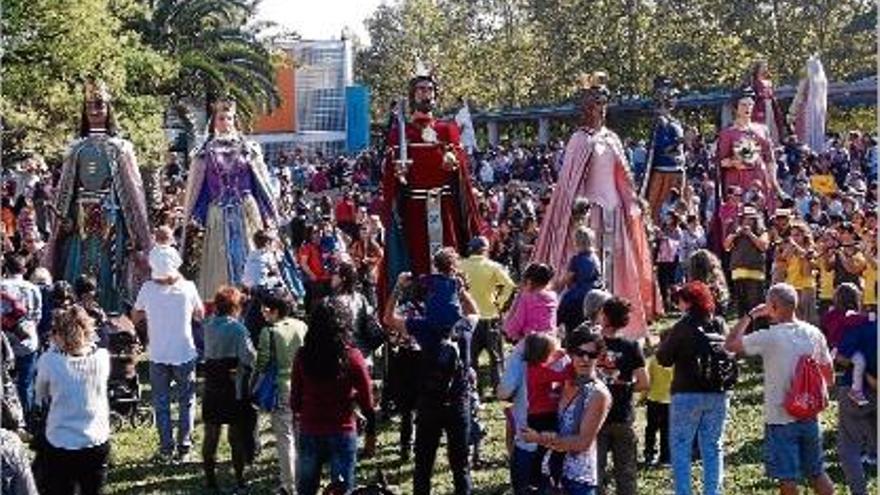 Els gegants de Girona plantats al parc del Migdia.