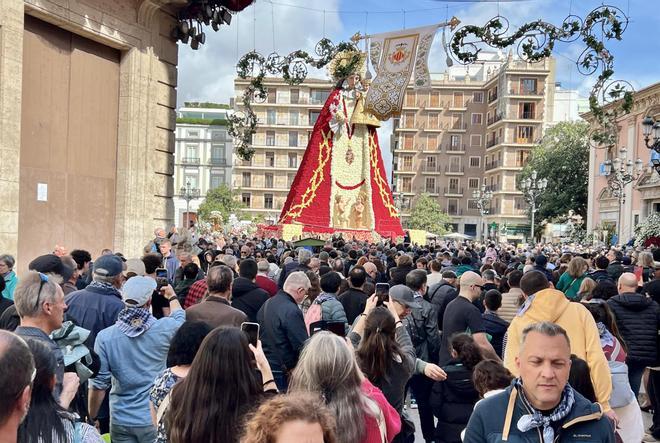 La Plaza de la Virgen se llena para rendirle homenaje a la Geperudeta