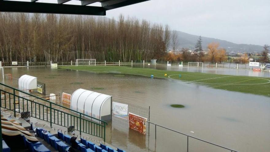 Imagen de un campo inundado en Ourense.