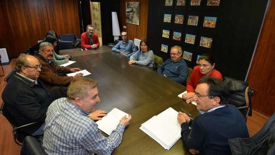 Reunión de ayer sobre el presupuesto municipal de 2019 con la federación Castelao. // G. Santos