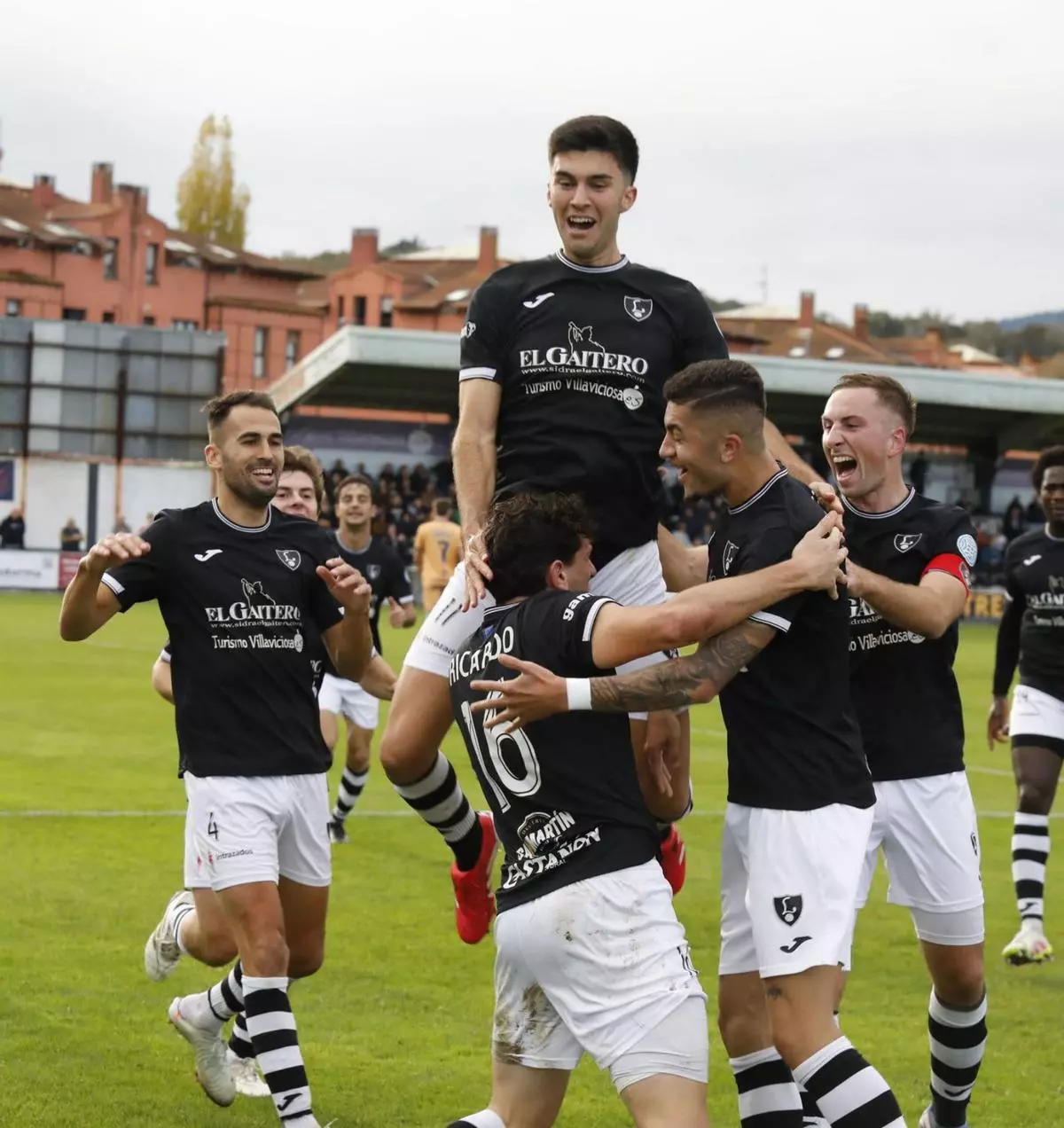 El Lealtad consigue la primera victoria del curso en el debut de Canella como segundo entrenador