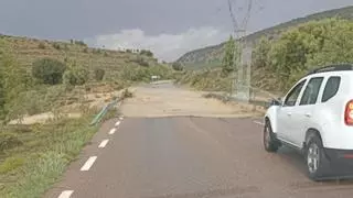 Las lluvias torrenciales obligan a cortar carreteras en el norte de Castellón