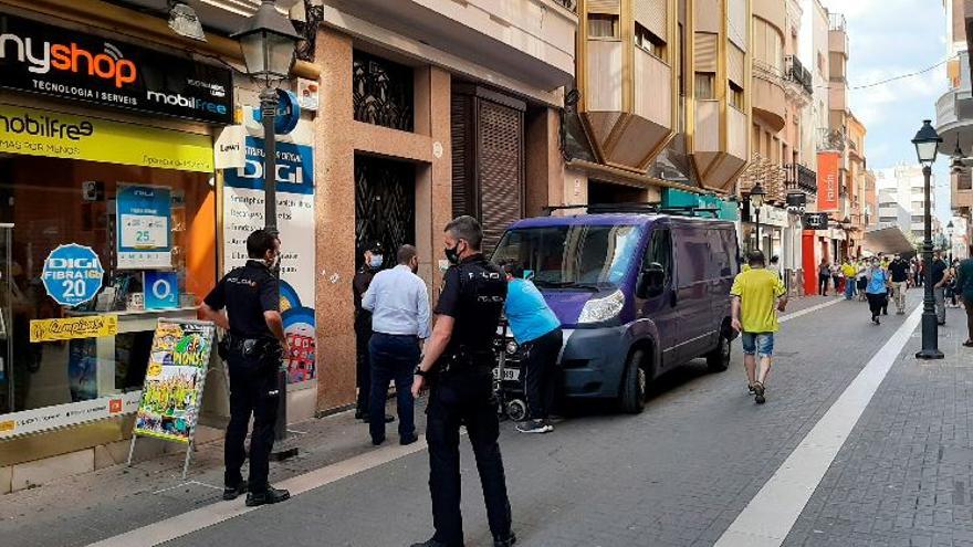 Agentes de la Policía Nacional comprobaron que no estaban los okupas en la céntrica vivienda de Vila-real.