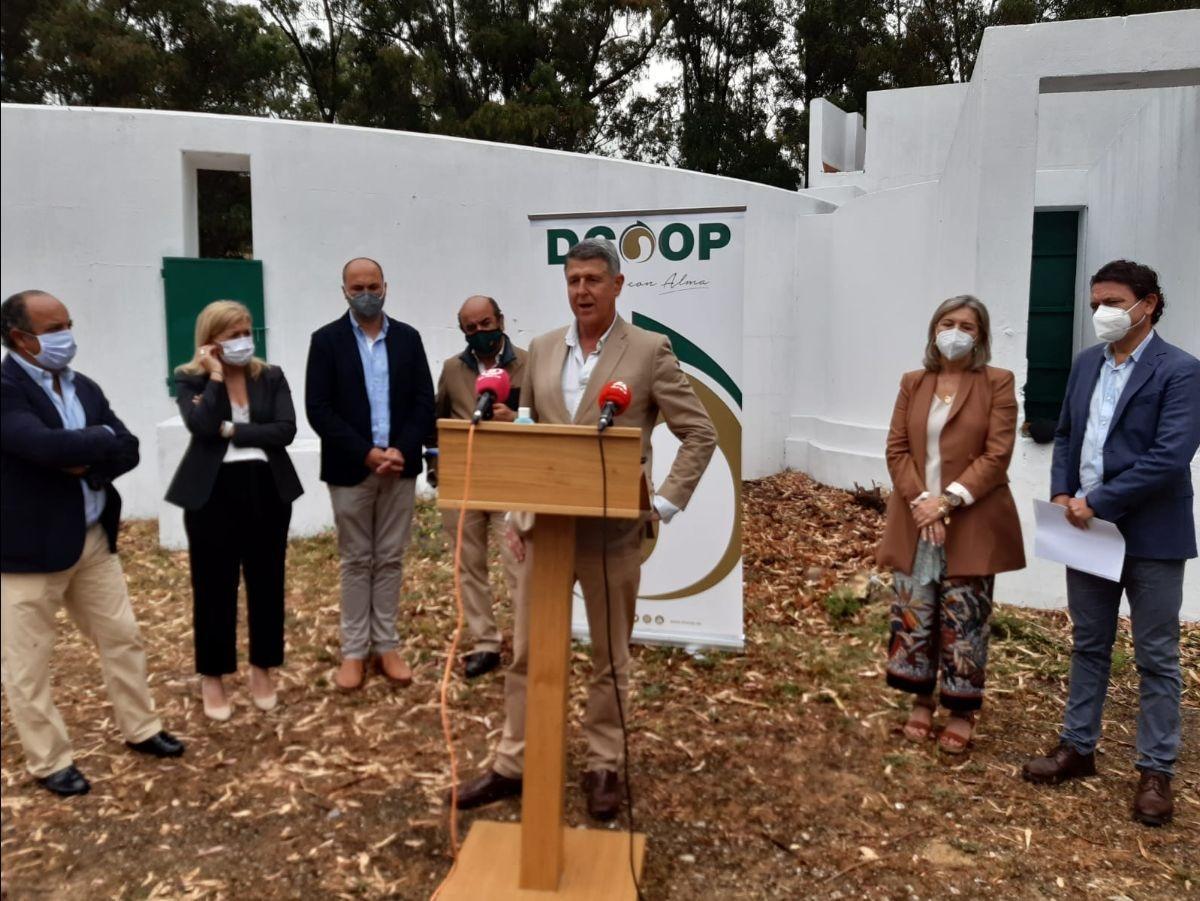 La inauguración de la planta de Dcoop, con la intervención de Rafael Sánchez de Puerta.