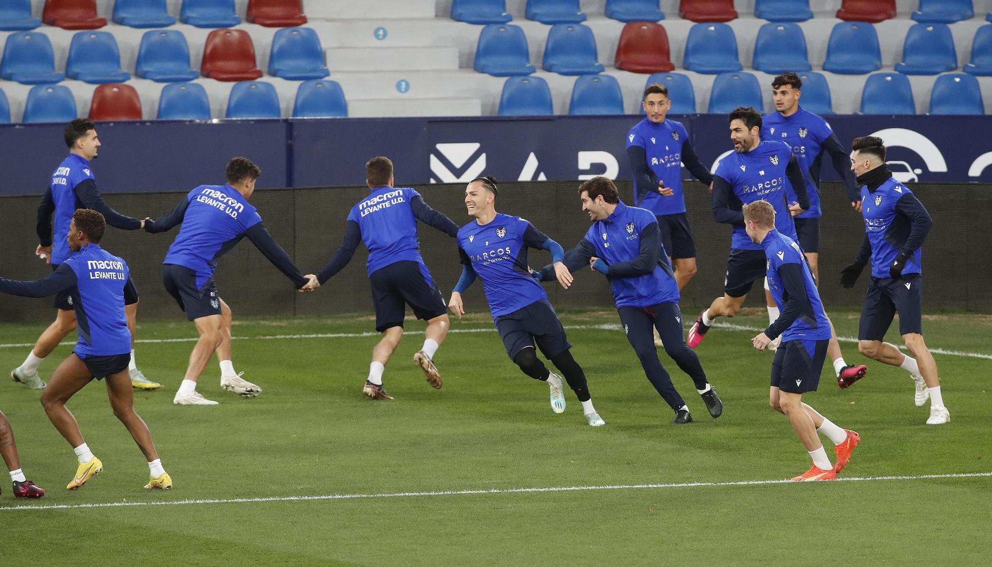 Entrenamiento del Levante Ud