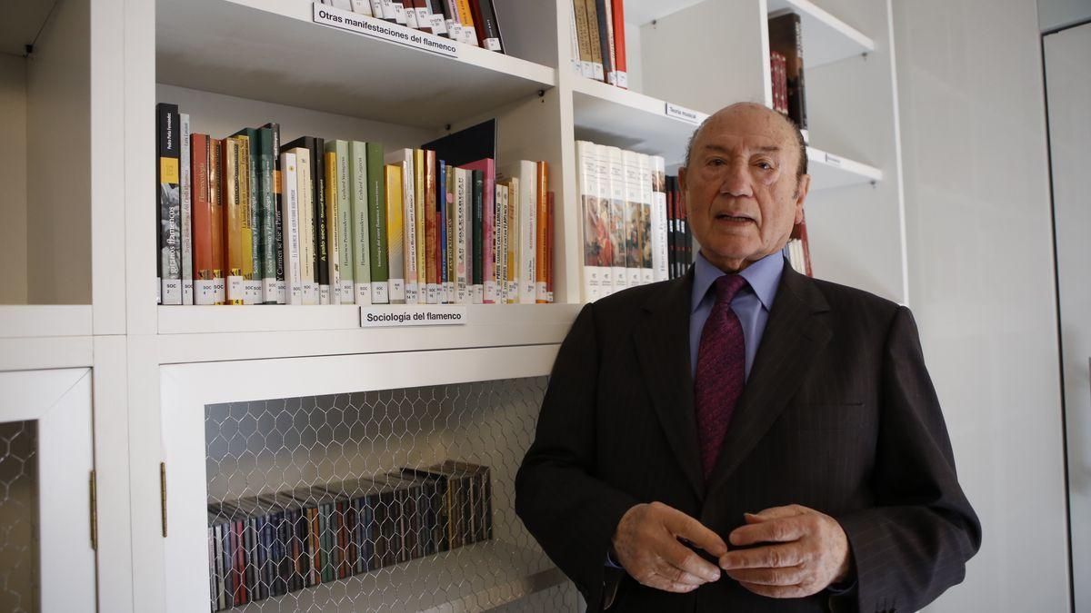 Fosforito, que cumple hoy 90 años, en un rincón de su hogar.