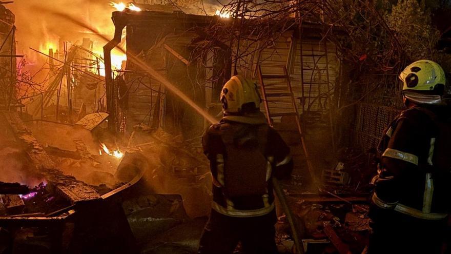 Al menos 11 heridos en Kiev por un ataque ruso nocturno con drones