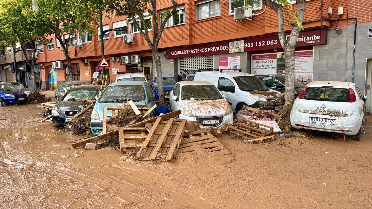 FOTOS | El bombero de Palma Xavier Fernández acude a Valencia para ayudar tras la catástrofe